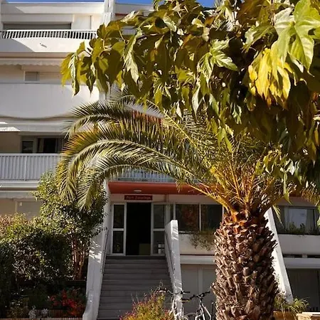 Le Dauphin - 150m De La - Piscine -